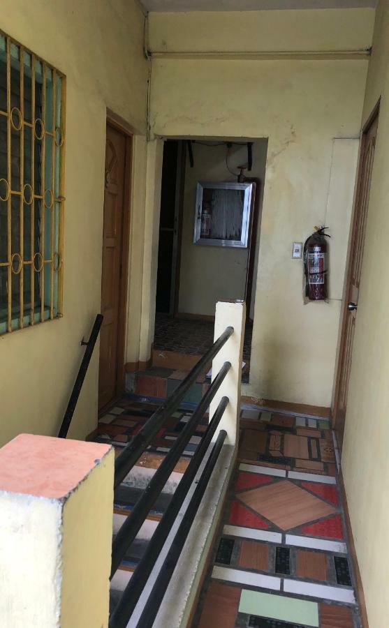 Favila Transient Rooms Pasay Esterno foto