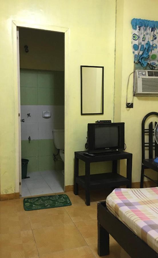 Favila Transient Rooms Pasay Esterno foto