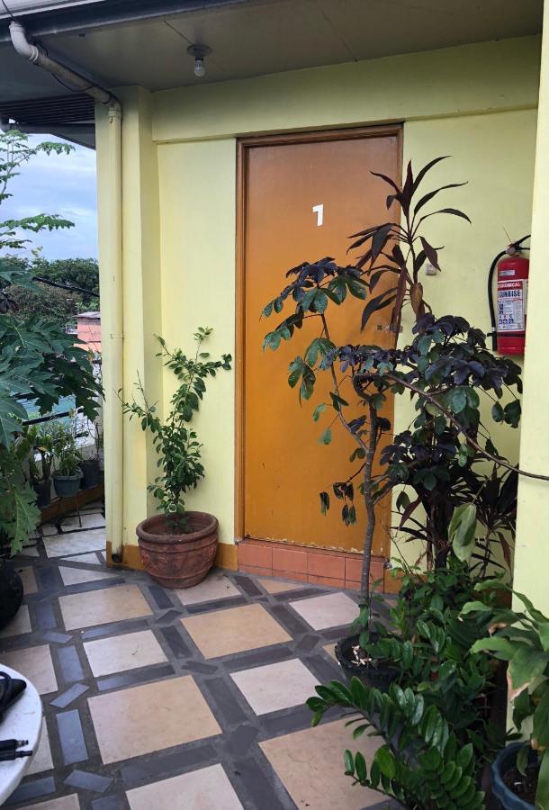 Favila Transient Rooms Pasay Esterno foto